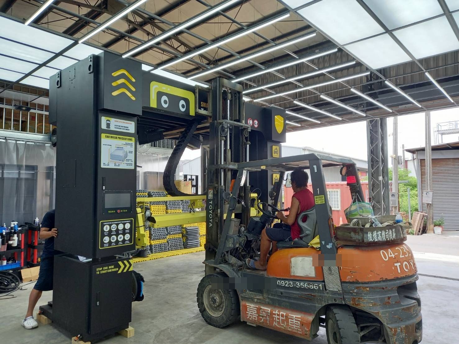洗車機立柱與控制面板安裝