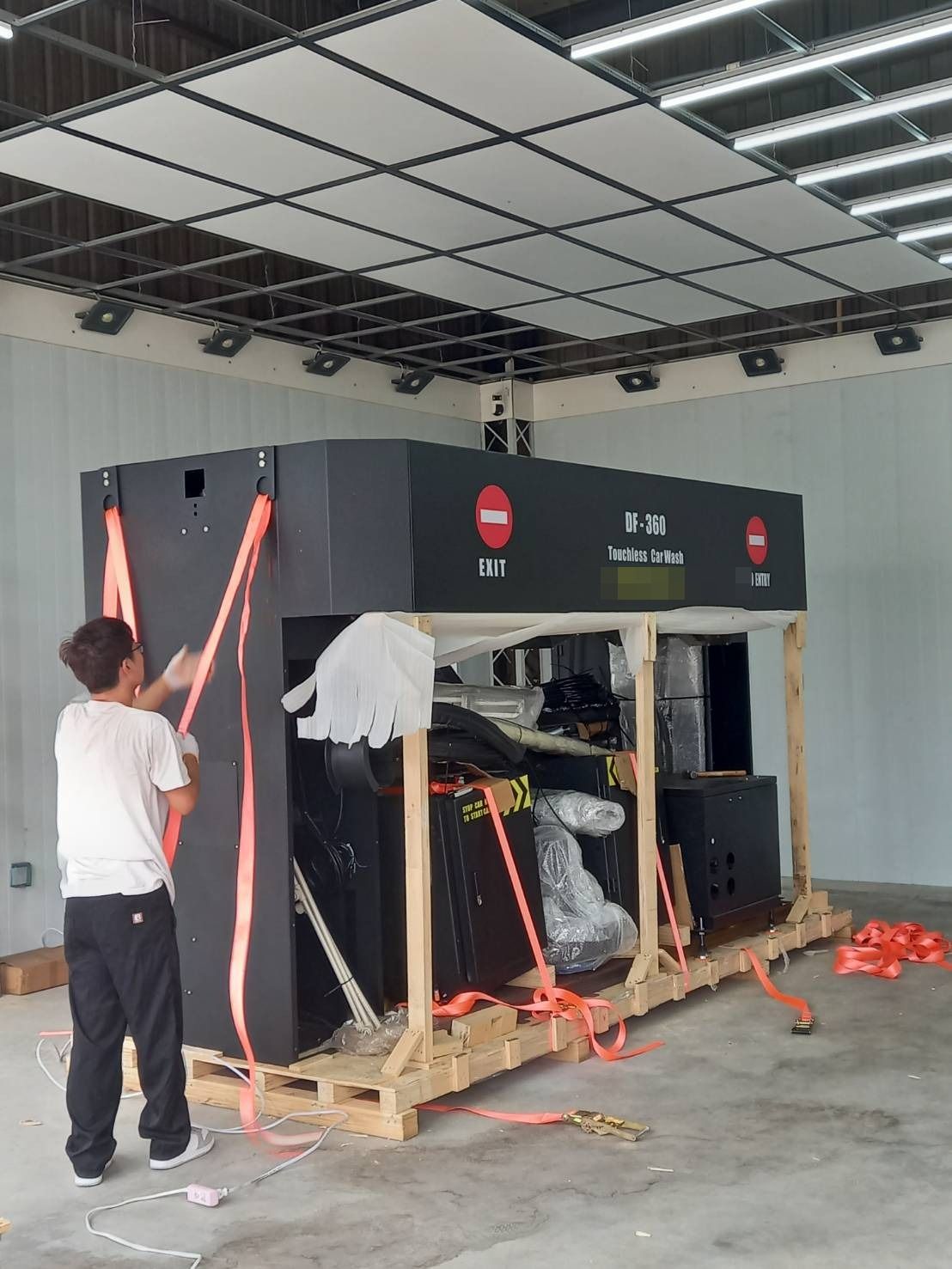 洗車機抵台後拆箱作業